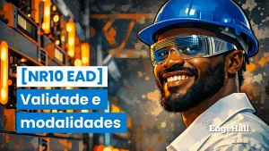 Homem com capacete de segurança e óculos de proteção em ambiente industrial, promovendo segurança e validação na área de NR10 EAD.