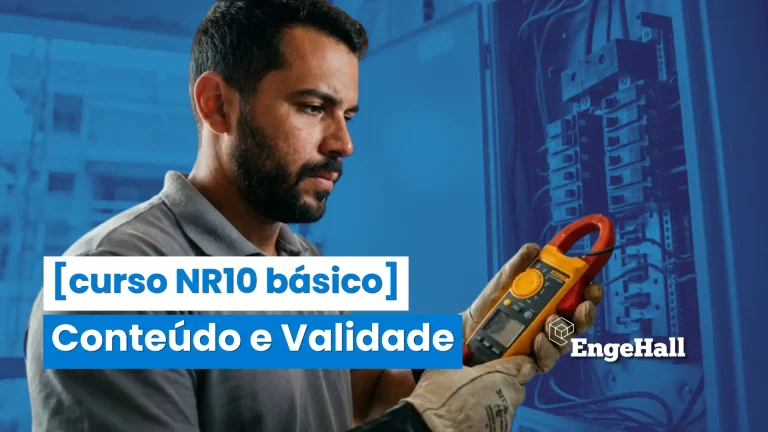 Homem realizando manutenção em painel de distribuição elétrica, promovendo o curso NR10 básico com foco em conteúdo e validação, indicado para profissionais de elétrica e segurança do trabalho.